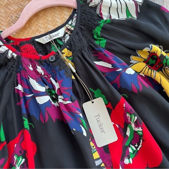 Nwt Tucker NYC the Classic Blouse in a great lawn floral Print women’s size M - Picture 3 of 10